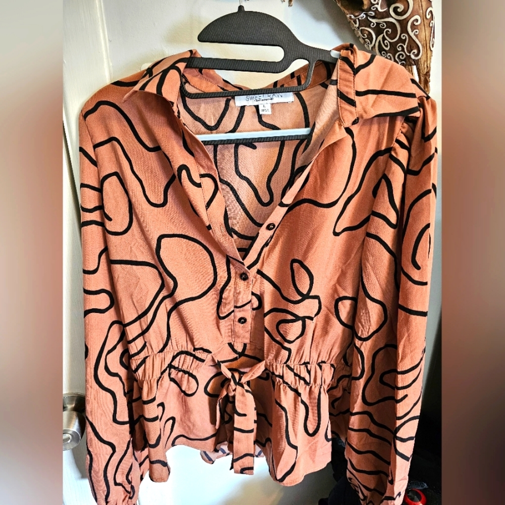 Printed blouse with tie waist